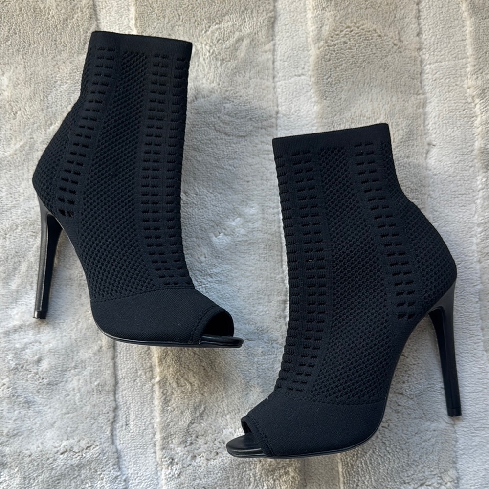 Steve Madden Black Heeled Boots with Peep-Toe and Stiletto